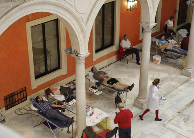 [:es]Mantecados de Estepa para los donantes de Lebrija y Granada [:]