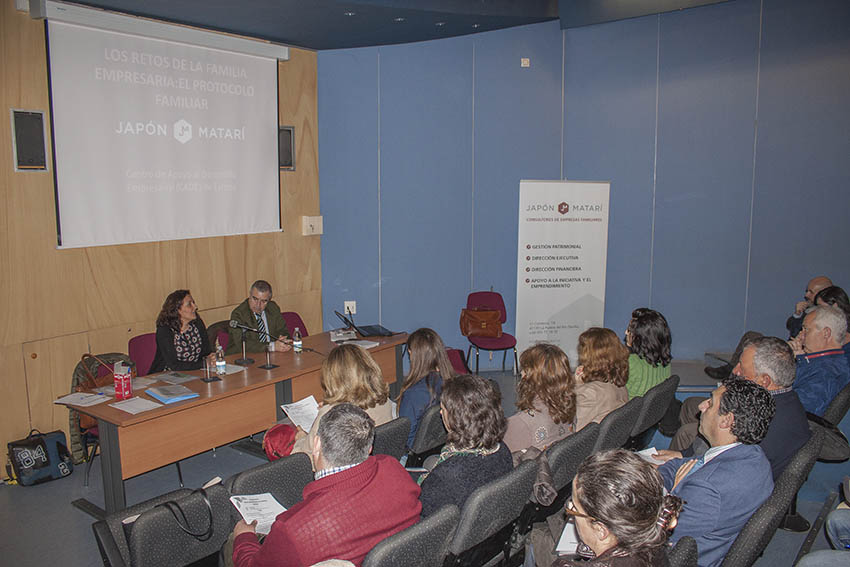 [:es]Éxito de las Jornadas sobre Relevo Generacional[:]