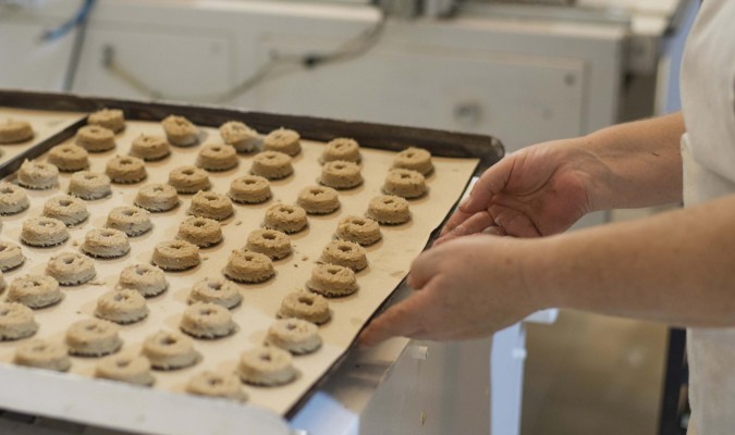 [:es]Estepa inicia su campaña de mantecados con la previsión de superar las 22 mil toneladas de dulces navideños[:]