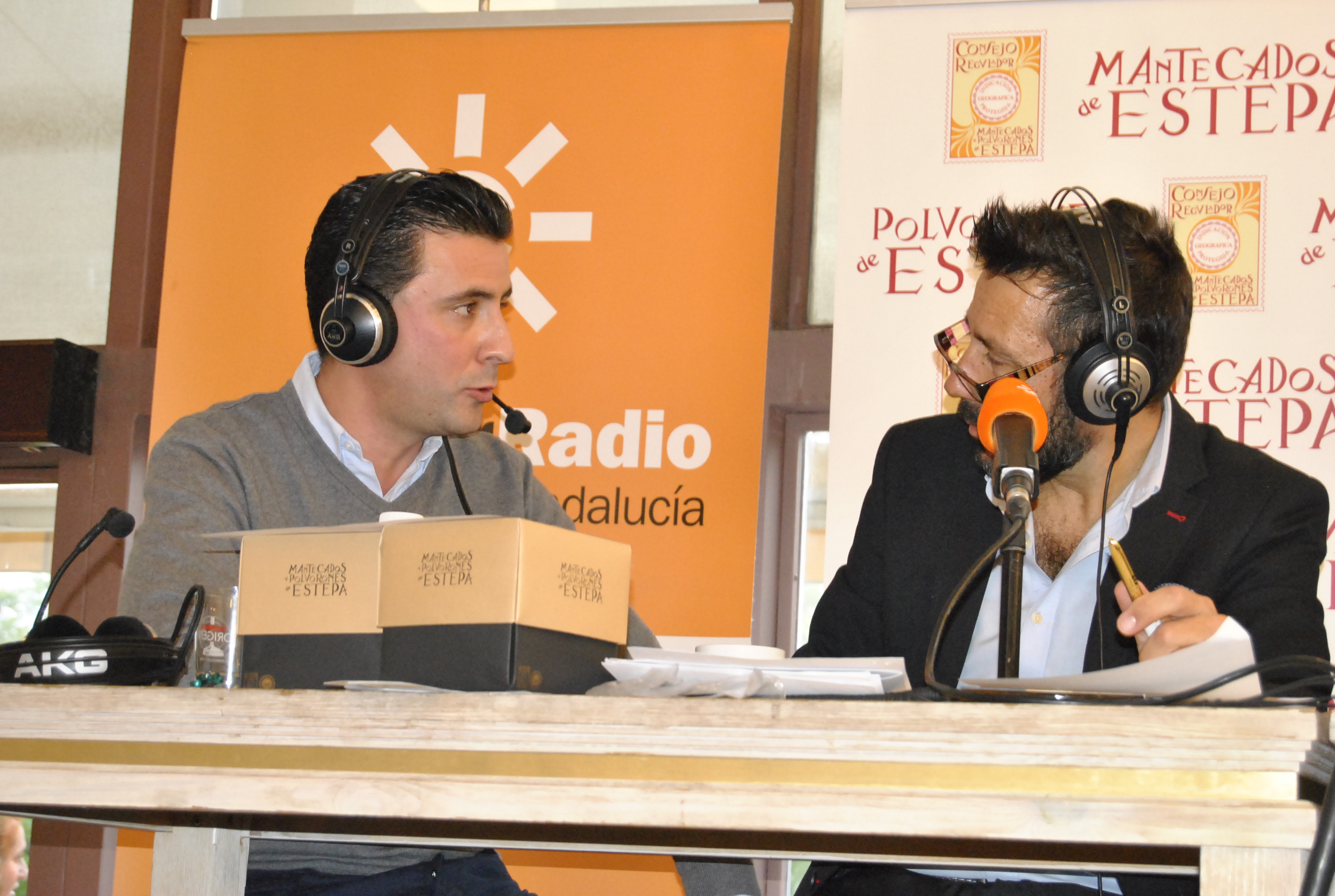 [:es]Los mantecados no faltarán en la zambomba navideña de Canal Sur Radio en el Mercado del Barranco[:]