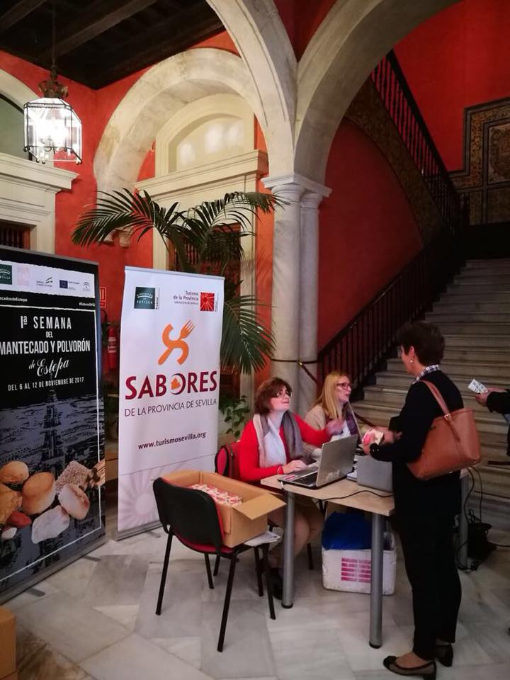 [:es]Mantecados de Estepa premian la solidaridad de los donantes sevillanos[:]