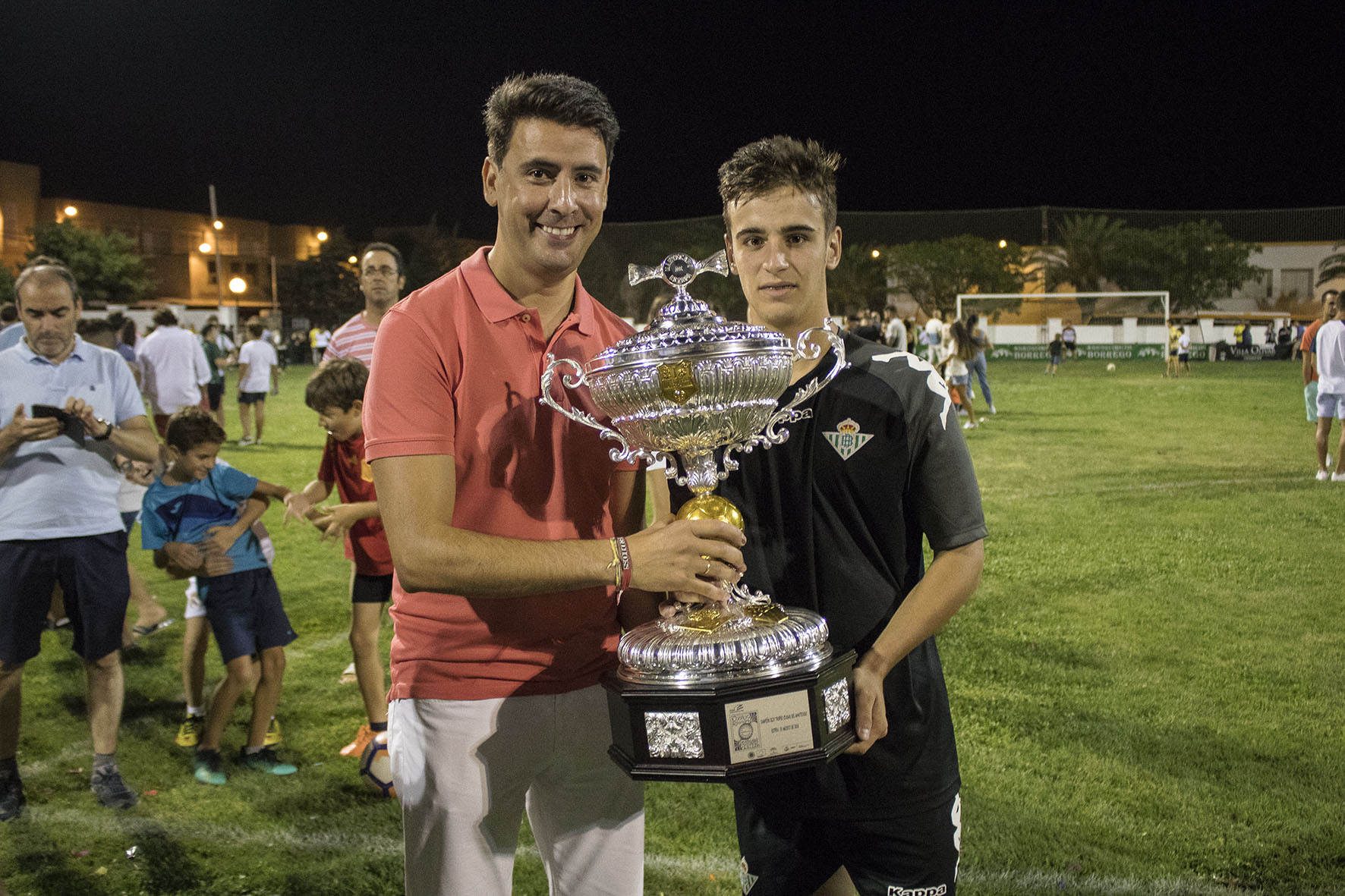 [:es]El Betis se hace con el 44º Trofeo del Mantecado de Estepa [:]