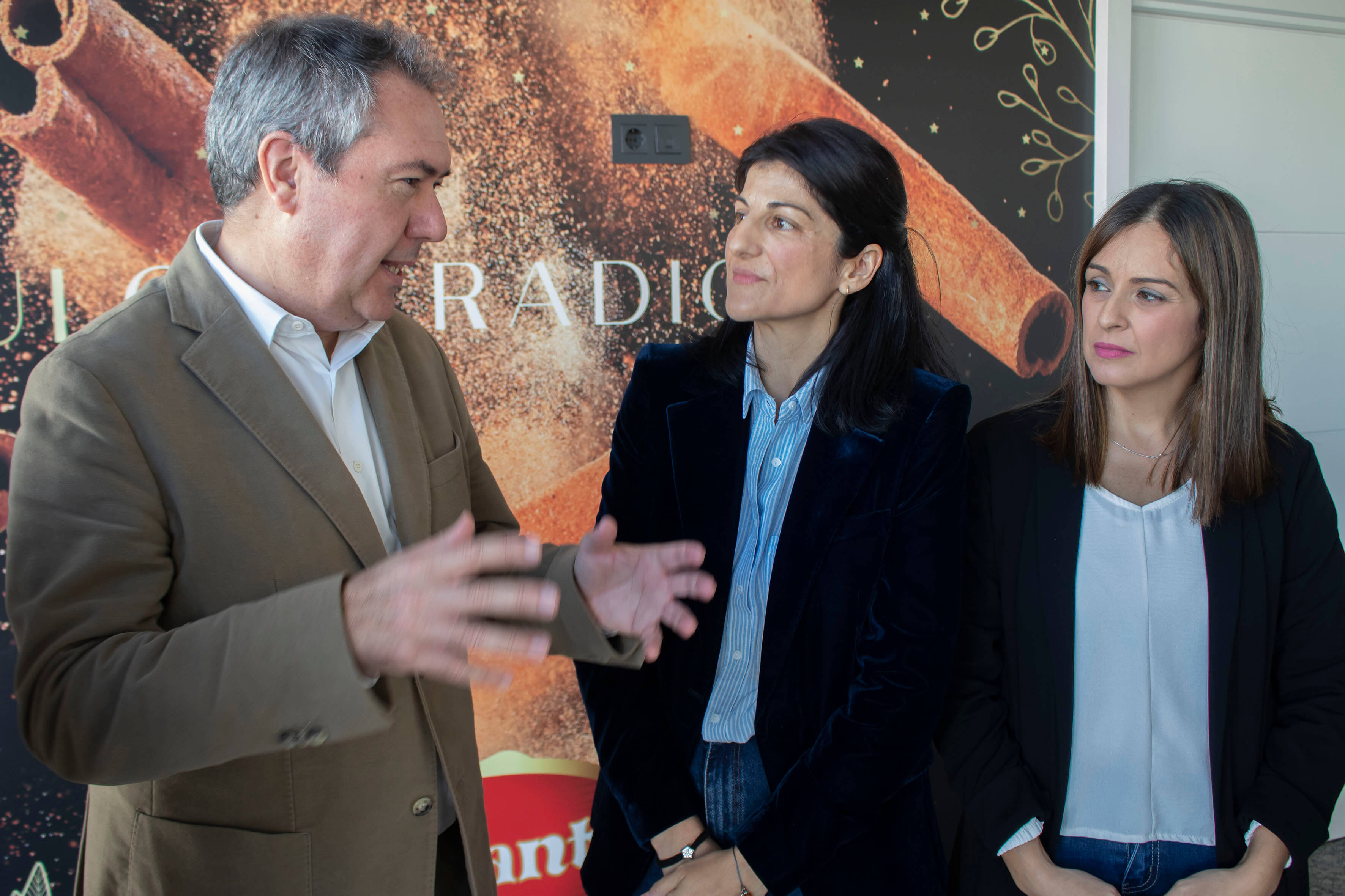Psoe y Vox se interesan por conocer la situación del sector del mantecado en Estepa