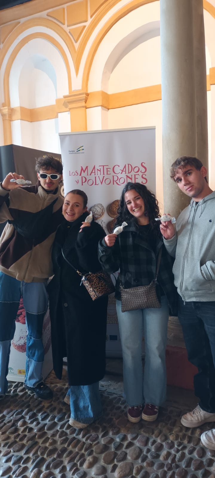 Los mantecados y polvorones de Estepa endulzan la Navidad en los Reales Alcázares de Sevilla