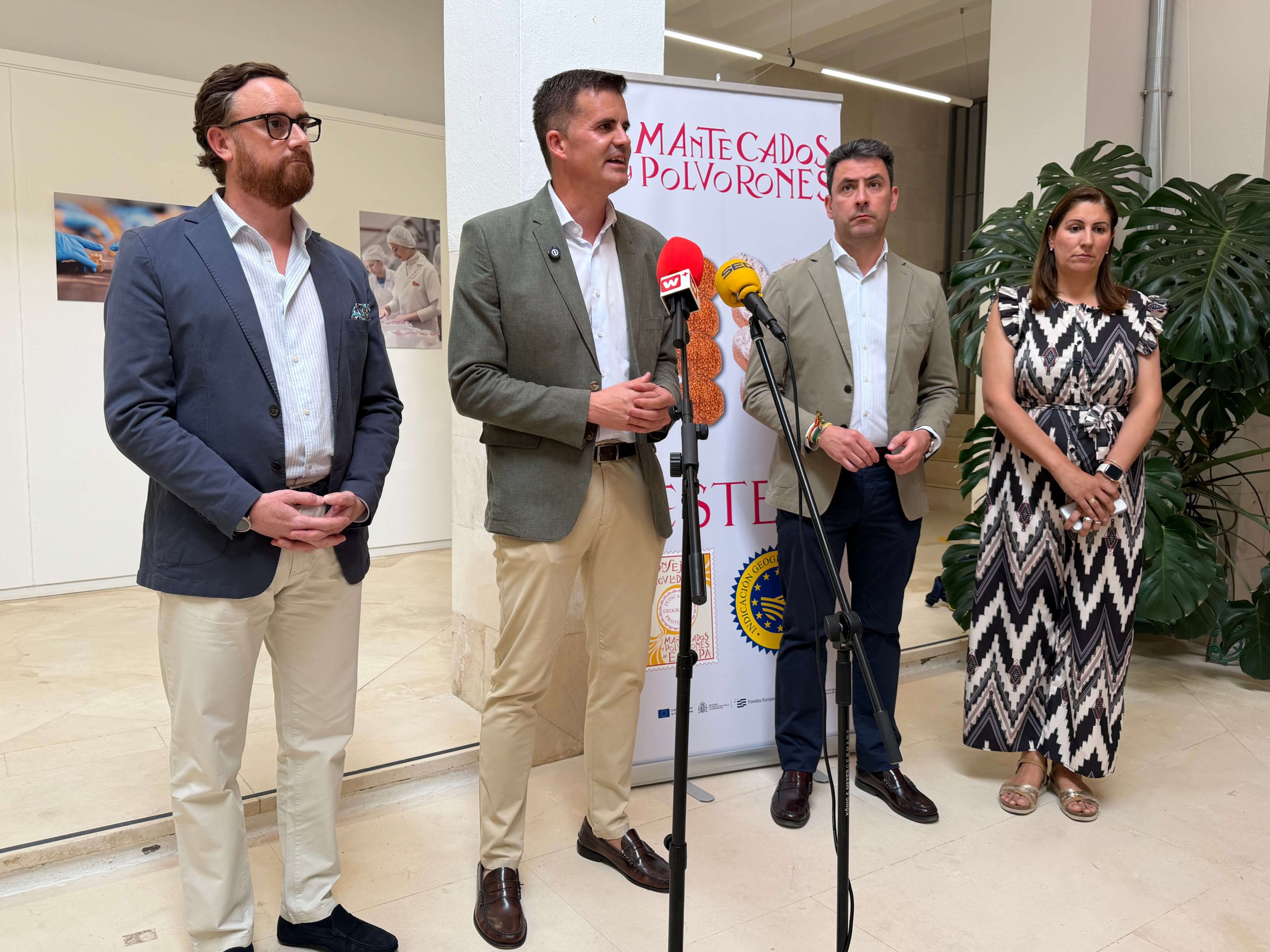 Inaugurada la exposición «Las Mantecaeras de Estepa: historia y legado»